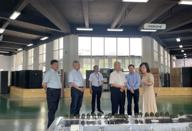 原國(guó)家環(huán)境保護(hù)總局副局長(zhǎng)、原中國(guó)環(huán)境保護(hù)產(chǎn)業(yè)協(xié)會(huì)會(huì)長(zhǎng)王心芳一行調(diào)研華時(shí)捷科技